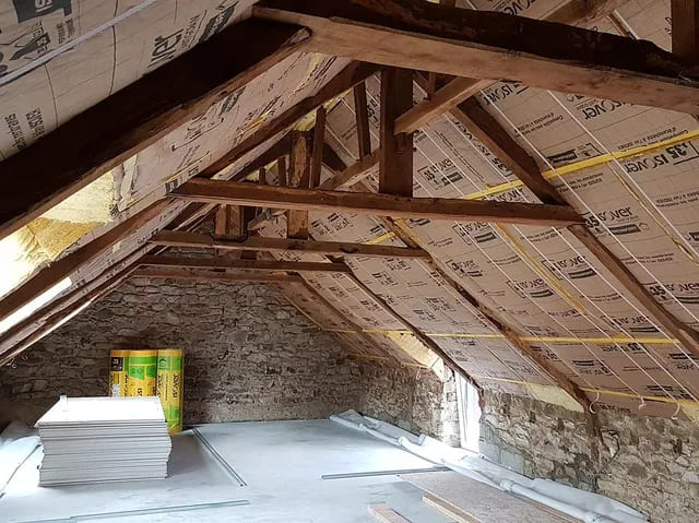 finition sous rampant isolation upre